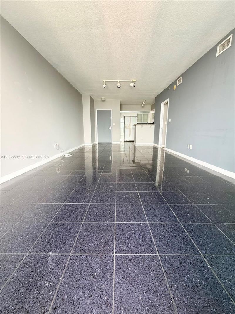 335 Biscayne Bl, Unit 4200, Miami, FL 33131 Photo