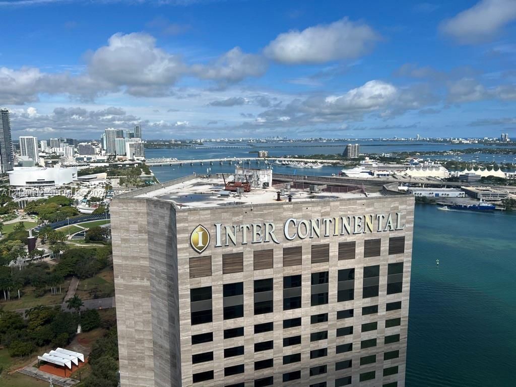 335 Biscayne Bl , Unit 4200, Miami, FL 33131 Photo
