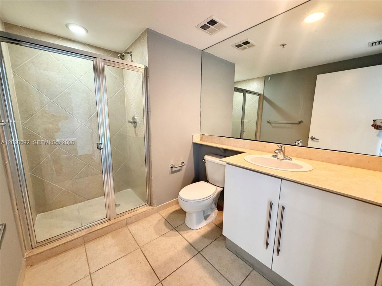 335 Biscayne Bl, Unit 4200, Miami, FL 33131 Photo
