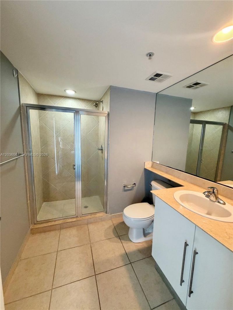 335 Biscayne Bl, Unit 4200, Miami, FL 33131 Photo