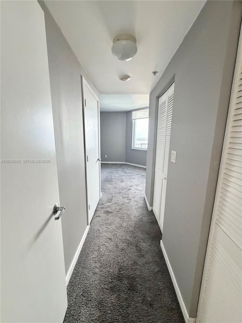 335 Biscayne Bl, Unit 4200, Miami, FL 33131 Photo