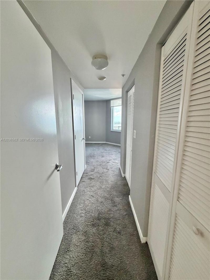 335 Biscayne Bl, Unit 4200, Miami, FL 33131 Photo