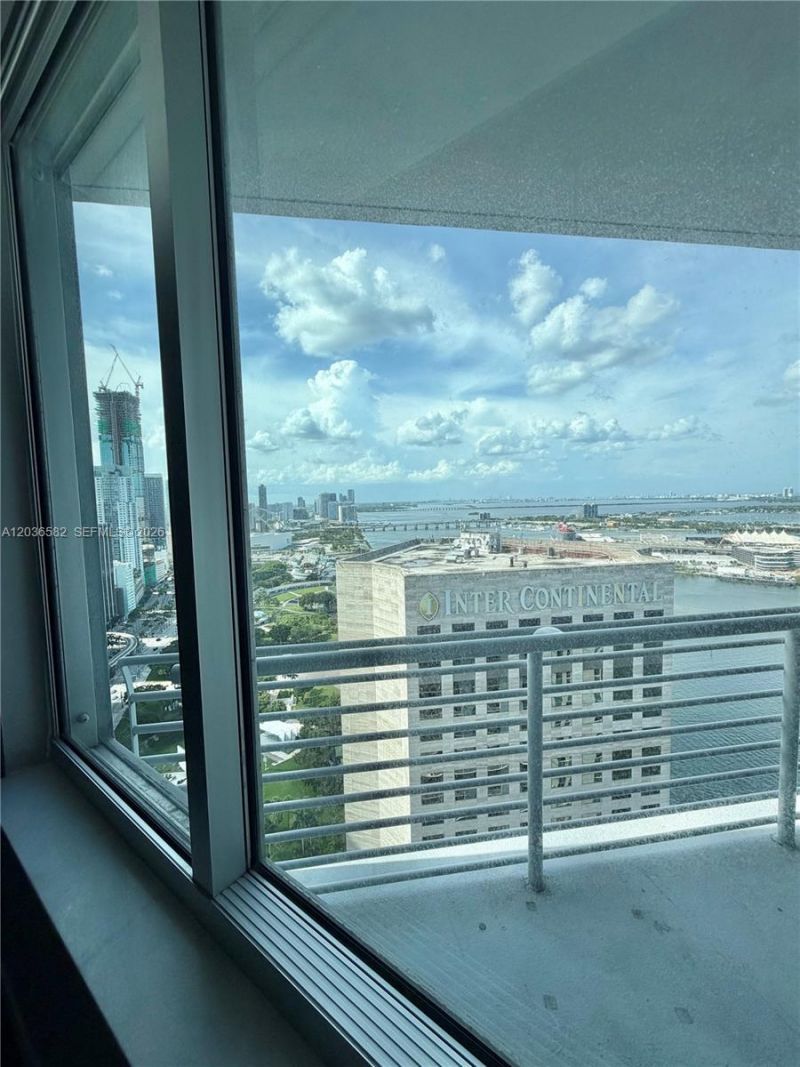 335 Biscayne Bl, Unit 4200, Miami, FL 33131 Photo