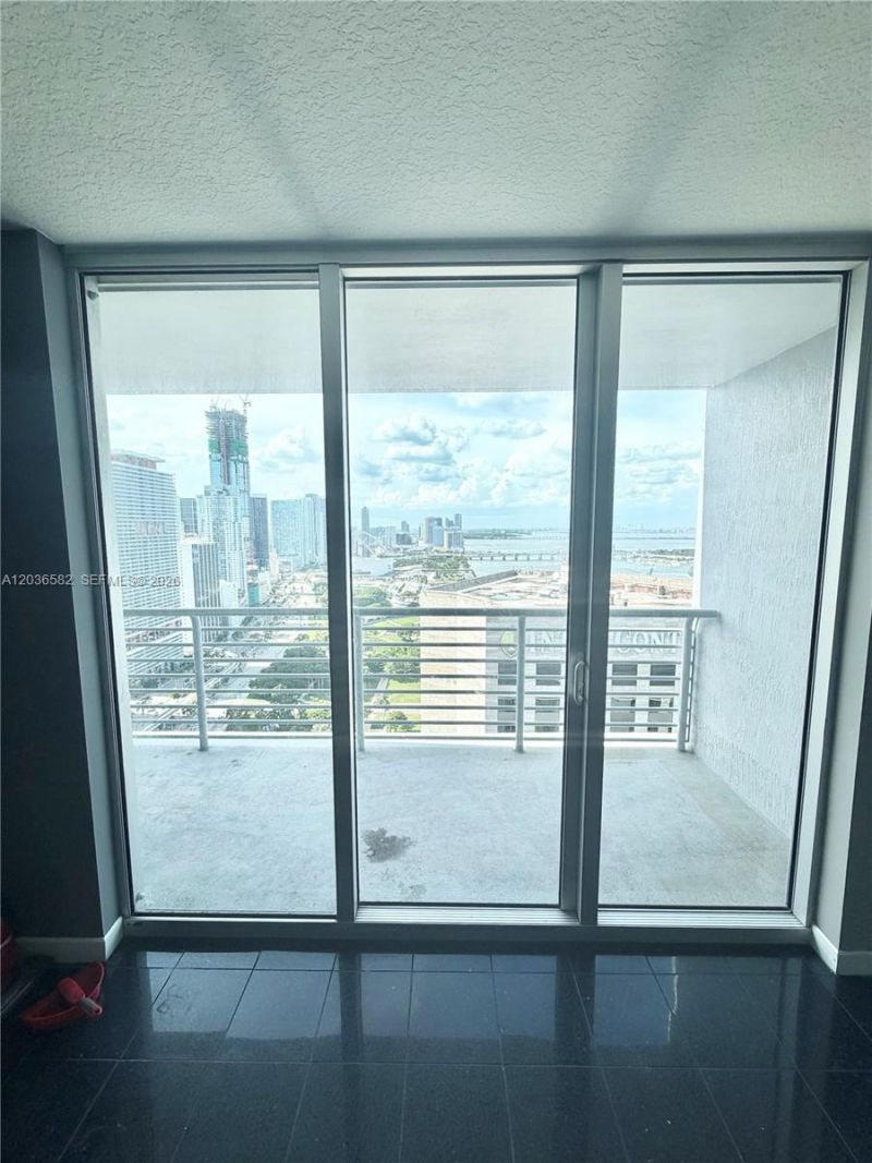 335 Biscayne Bl, Unit 4200, Miami, FL 33131 Photo