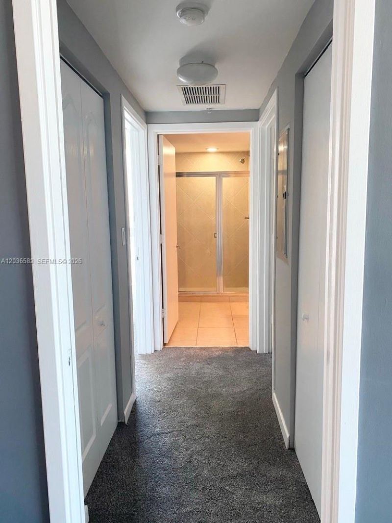 335 Biscayne Bl , Unit 4200, Miami, FL 33131 Photo