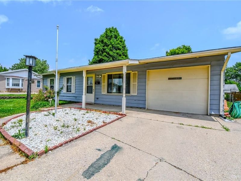 814 Bellows Drive, New Carlisle, OH 45344 Photo 4