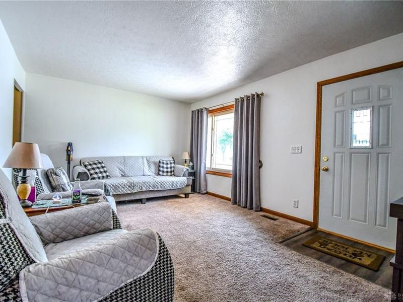 814 Bellows Drive, New Carlisle, OH 45344 Photo 7