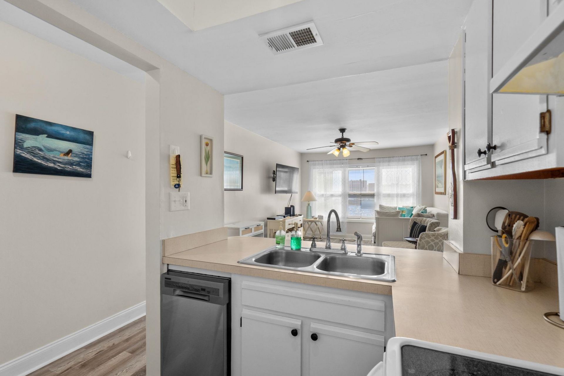 501 Maison Dr.  Photo 9