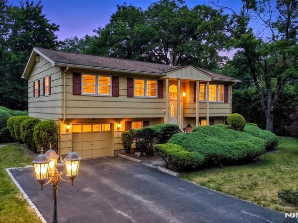 9 Ricker Road, WEST MILFORD, NJ 07435