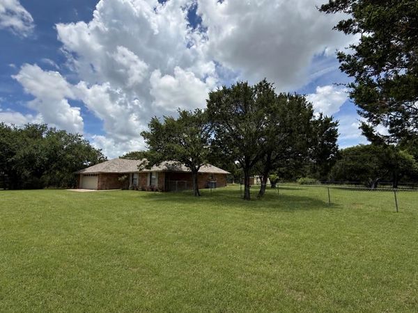1192 Deer Trail, Glen Rose, TX 76043