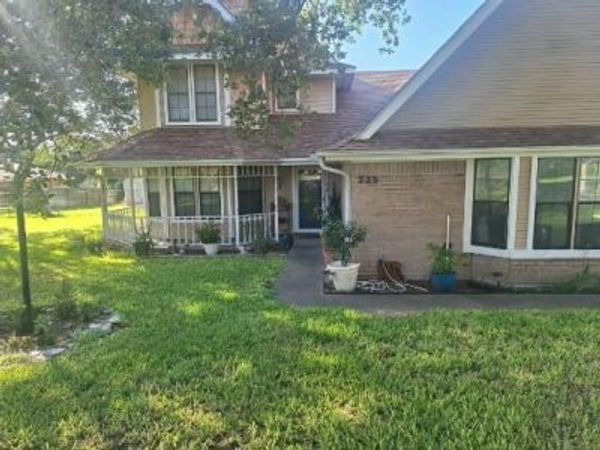 225 Linney Lane , Beeville, TX 78102