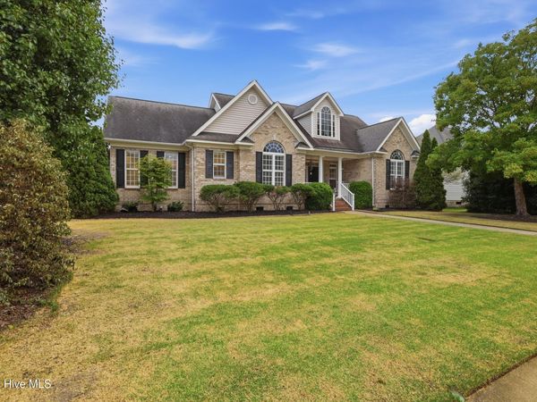 416 Edenton Court , Winterville, NC 28590