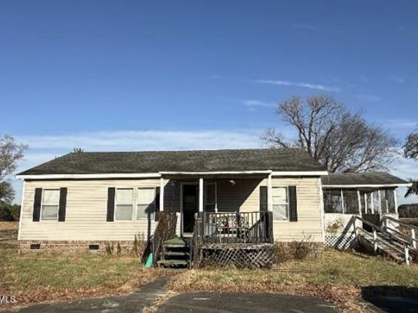 1242 Pages Lake Road , Saint Pauls, NC 28384
