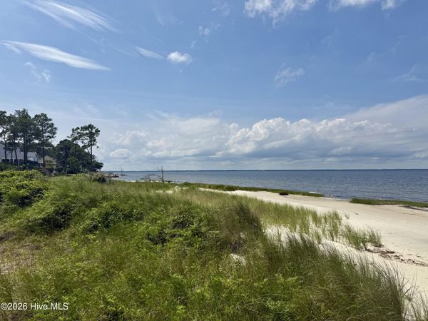 558 Sandy Point Drive , Beaufort, NC 28516