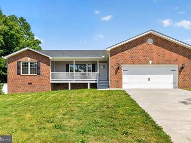 108 AUGUSTA AVENUE , GROTTOES, VA 24441