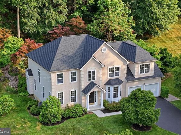 24 WHITE WOODS LANE , MALVERN, PA 19355