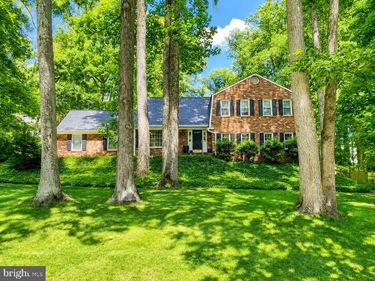 725 FOREST PARK ROAD , GREAT FALLS, VA 22066