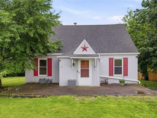 3236 Central Dr , Finleyville, PA 15332