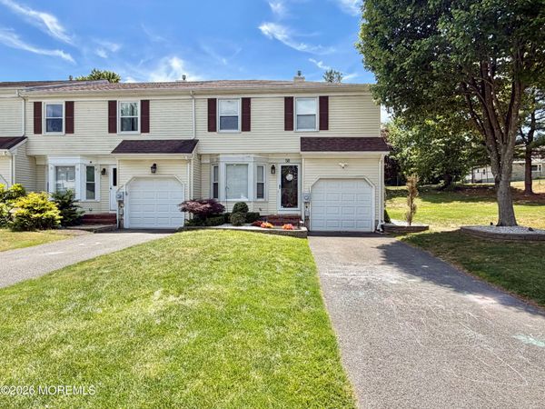 58 Carriage Lane, Englishtown, NJ 07726