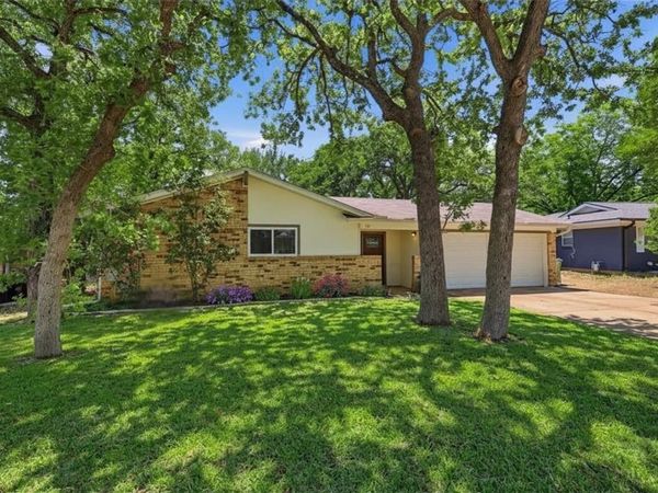 16 Coffee Tavern Road , Bedford, TX 76022