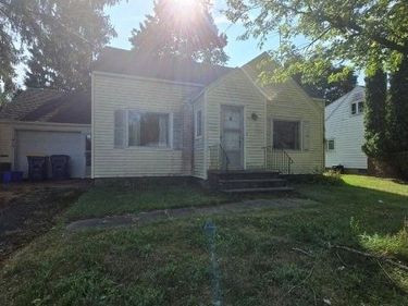 415 Meadow Road , Syracuse, NY 13219