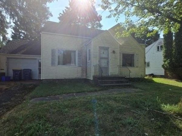 415 Meadow Road, Syracuse, NY 13219