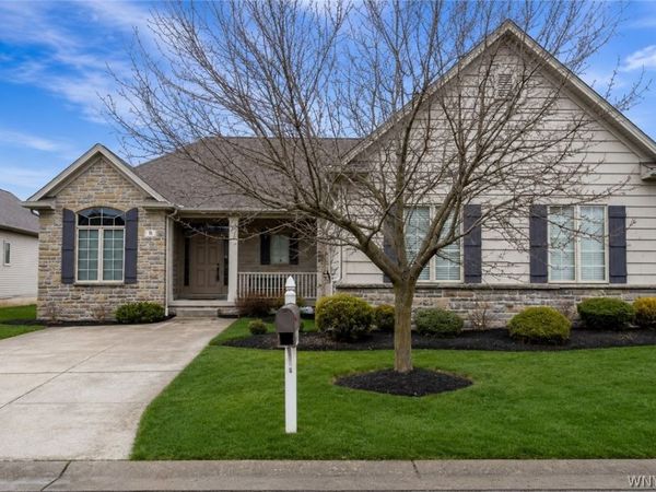 9 Hidden Creek Court , Buffalo, NY 14221