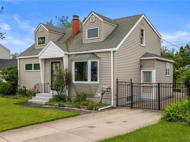 6 Nokomis Parkway , Buffalo, NY 14225