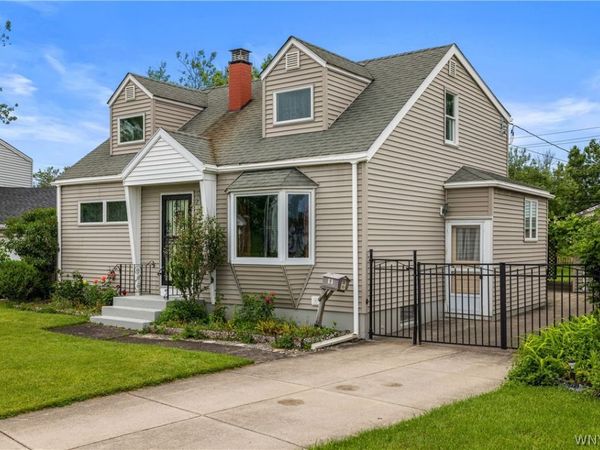 6 Nokomis Parkway , Buffalo, NY 14225