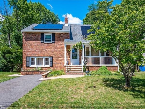 15 Woodmere St, Raritan, NJ 08869