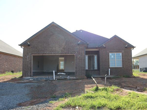 225 Harvest Moon Dr, Clarksville, TN 37043
