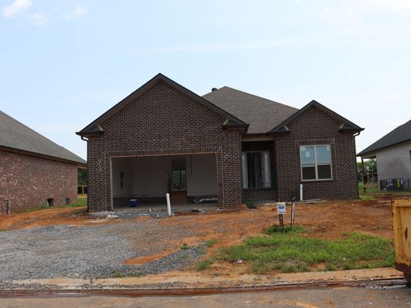 225 Harvest Moon Dr, Clarksville, TN 37043