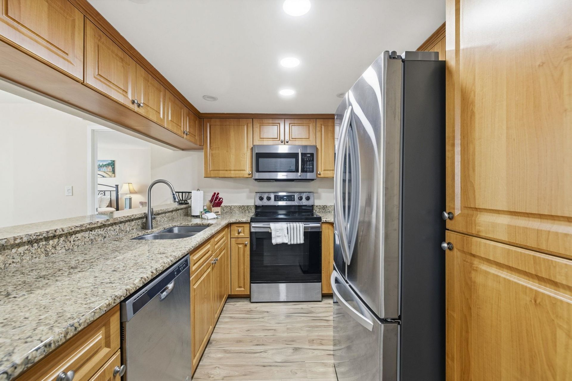 9820 Queensway Blvd.  Photo 7
