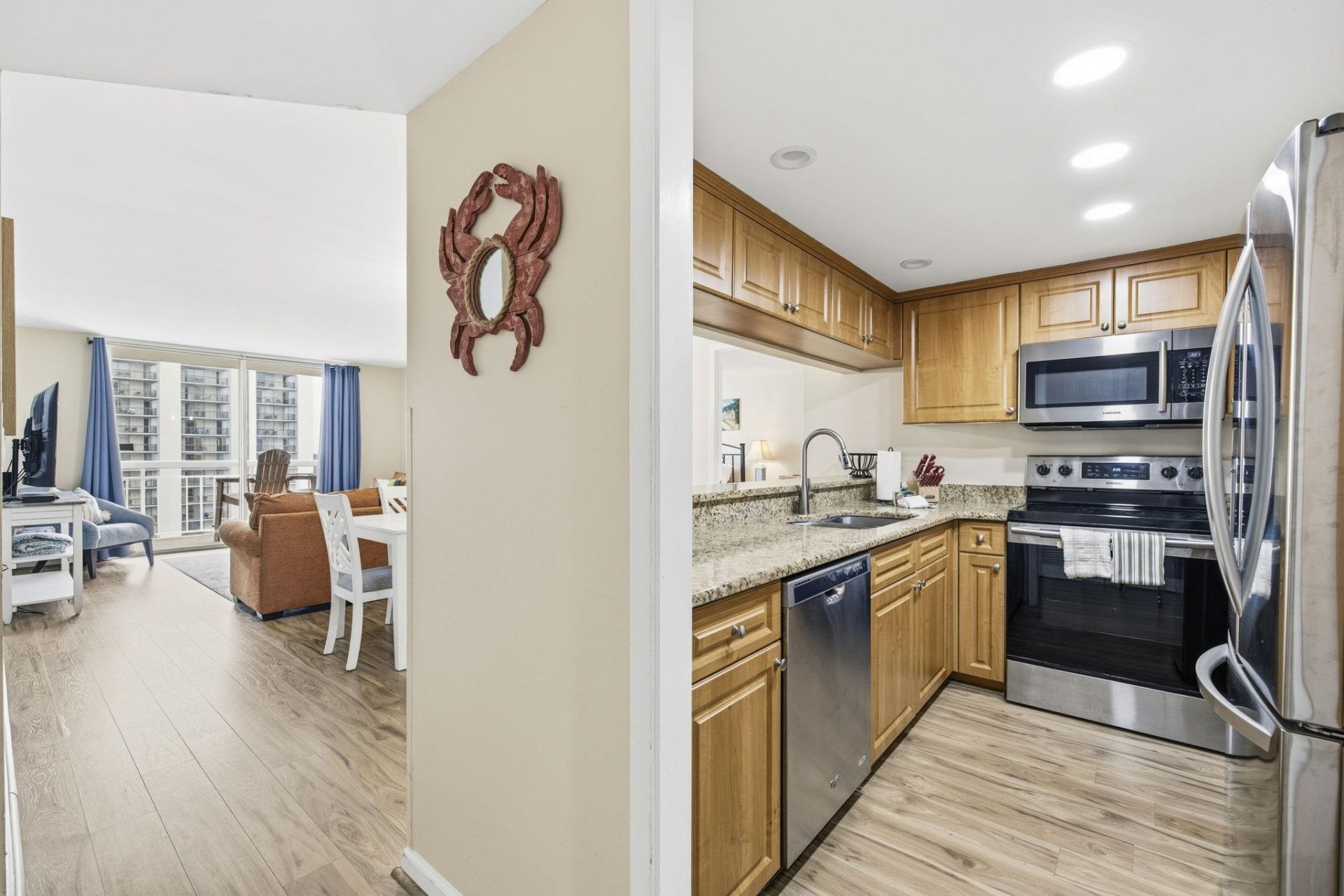 9820 Queensway Blvd.  Photo 9