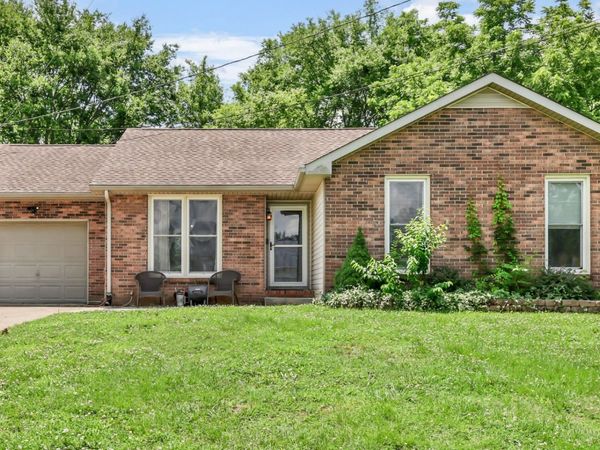 1422 Honeysuckle Ln , Clarksville, TN 37040