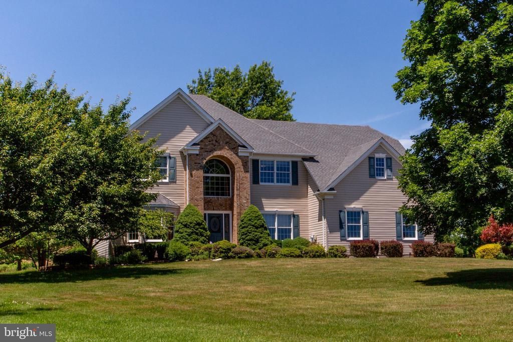 3 Danberry Drive, Ringoes, NJ 08551 Main Photo