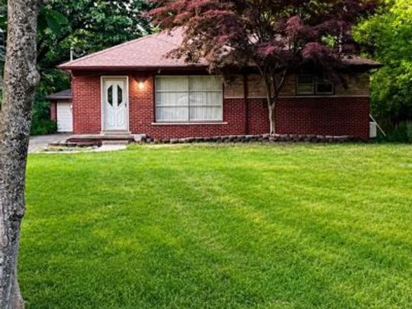 21550 Duns Scotus Street, Southfield, MI 48075