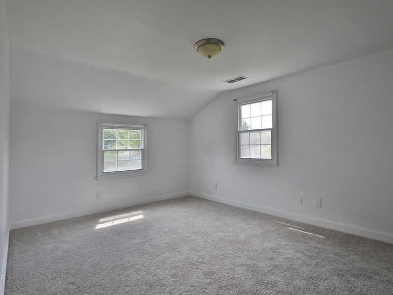 435 N Murray Hill Road , Columbus, OH 43228 Photo 17