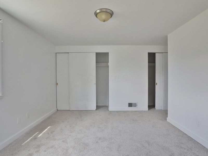 435 N Murray Hill Road , Columbus, OH 43228 Photo 18