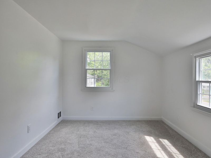 435 N Murray Hill Road , Columbus, OH 43228 Photo 22
