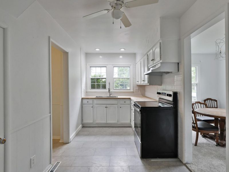 435 N Murray Hill Road , Columbus, OH 43228 Photo 8