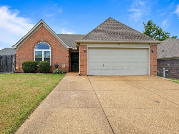 995 JESSICA LAUREN DR, Cordova, TN 38018