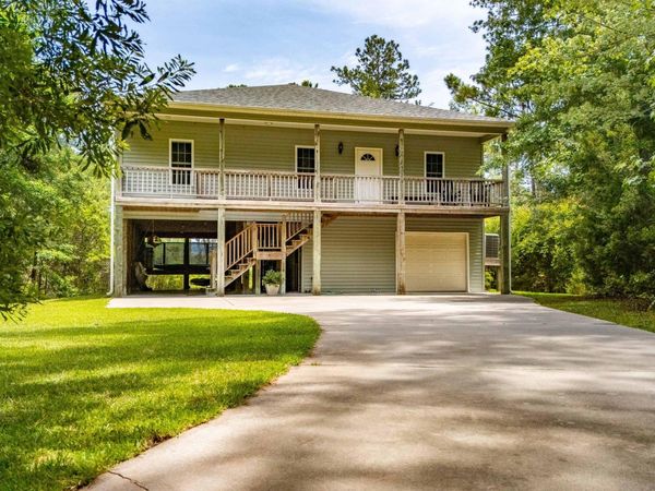 639 Plantation Parkway , Oriental, NC 28571