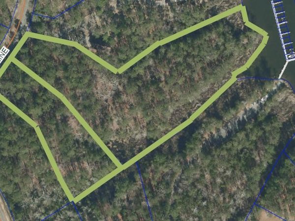 64 Shoreline Court, Oriental, NC 28571