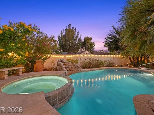 7252 Drifting River Court , Las Vegas, NV 89149