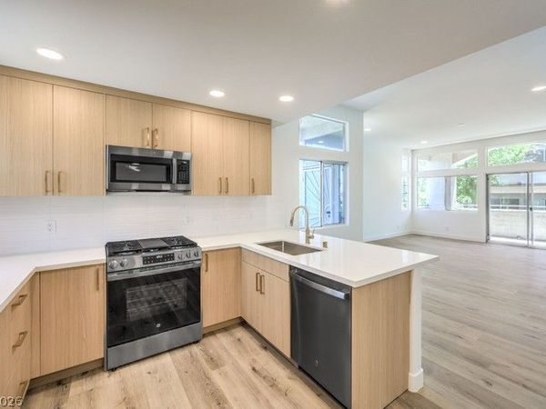 3125 N Buffalo Drive , Unit 2127, Las Vegas, NV 89128