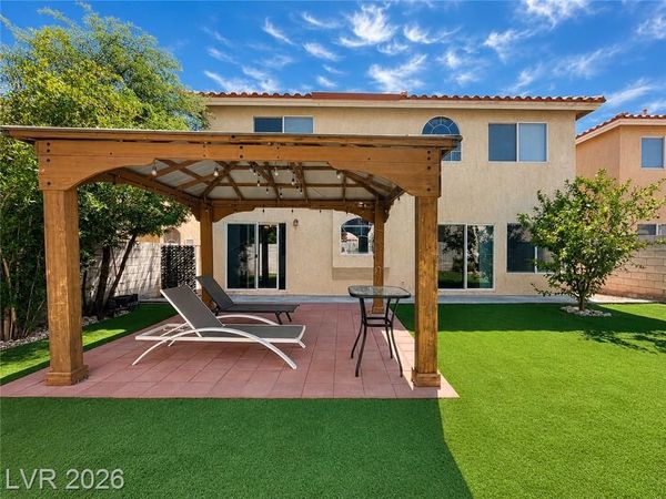 10607 Salmon Leap Street, Las Vegas, NV 89183
