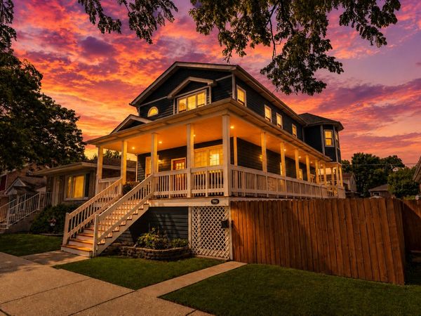 7042 W Berwyn Avenue , Chicago, IL 60656