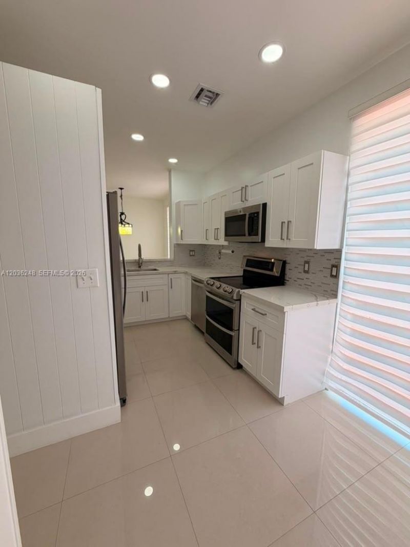 15112 NW 8th St, Unit 77, Pembroke Pines, FL 33028 Photo