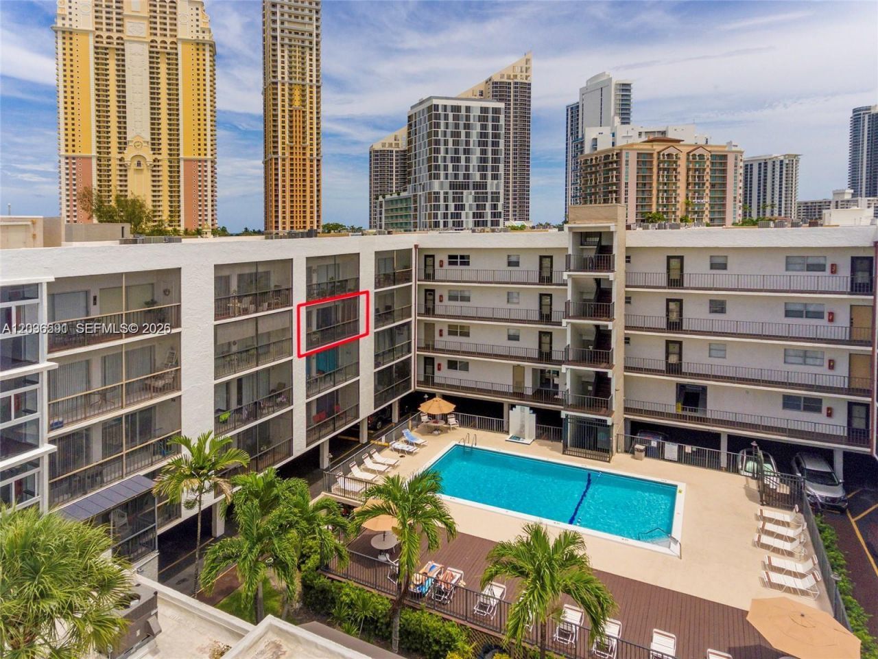 201 S 178th Dr, Unit 426, Sunny Isles Beach, FL 33160 Photo
